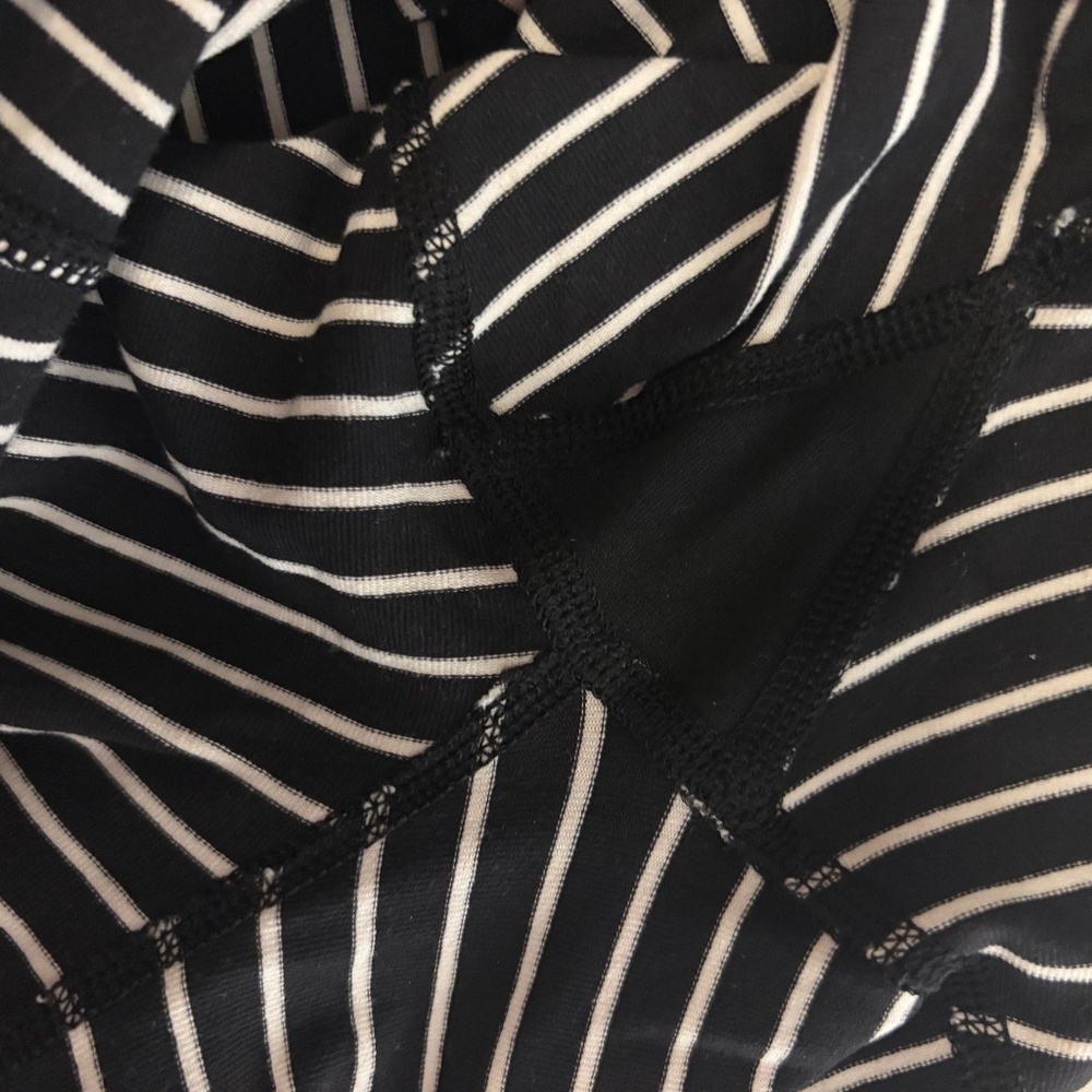 Lululemon Parallel Stripe Wunder Under Size 4 - image 5